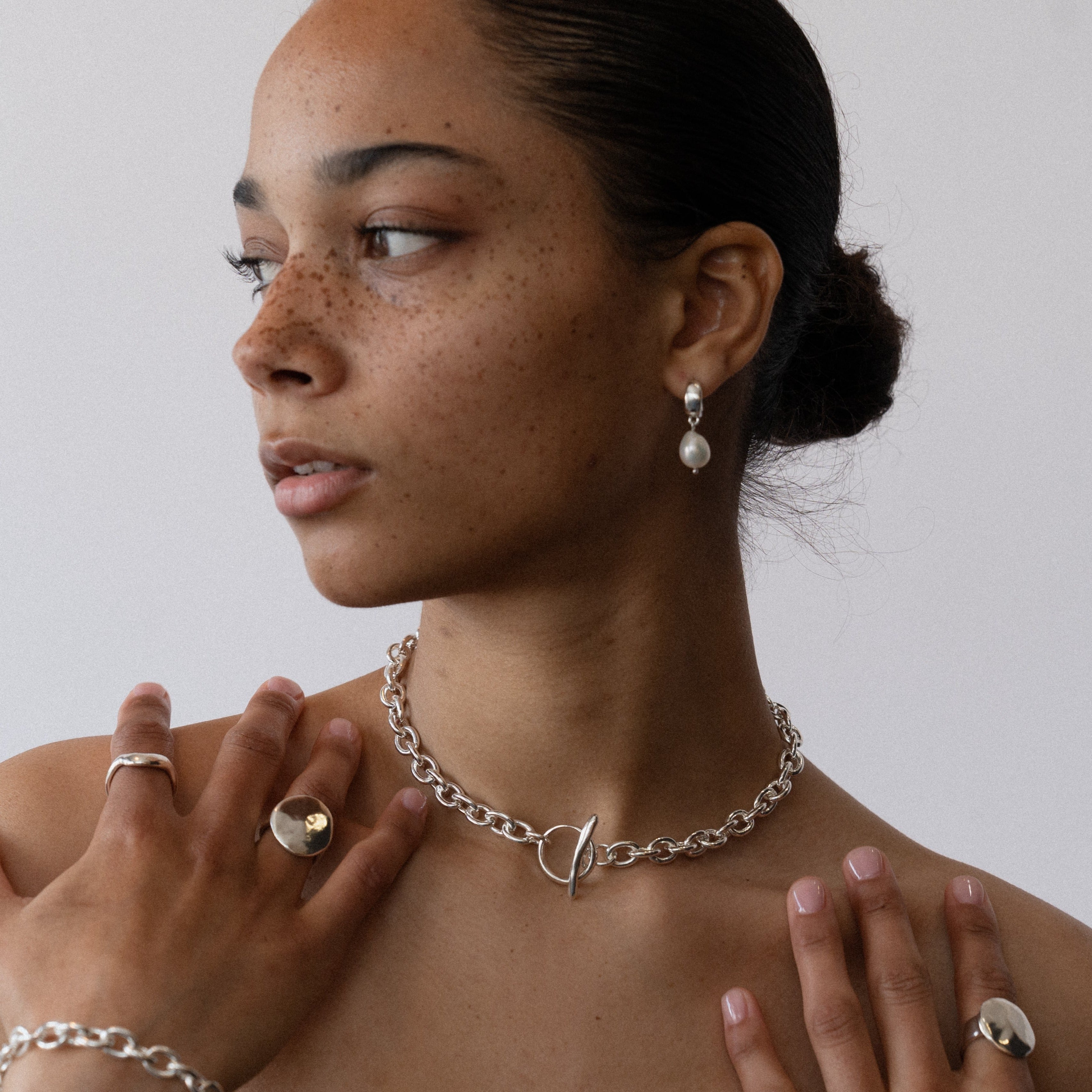 Cocoon Hoop with Pearl